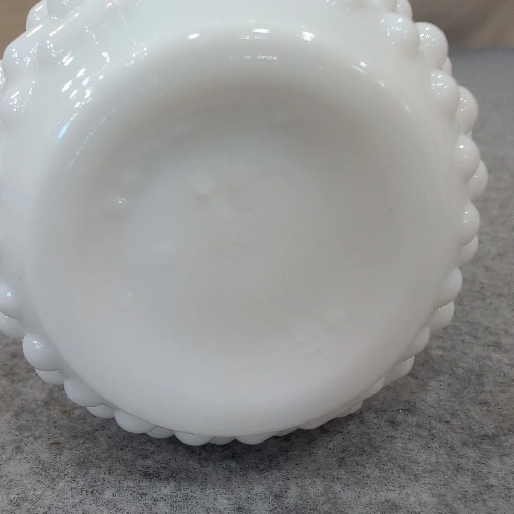 Vintage Fenton White Milk Glass Hobnail Bud Vase Bulbous Base Retro Decor - Picture 6 of 6